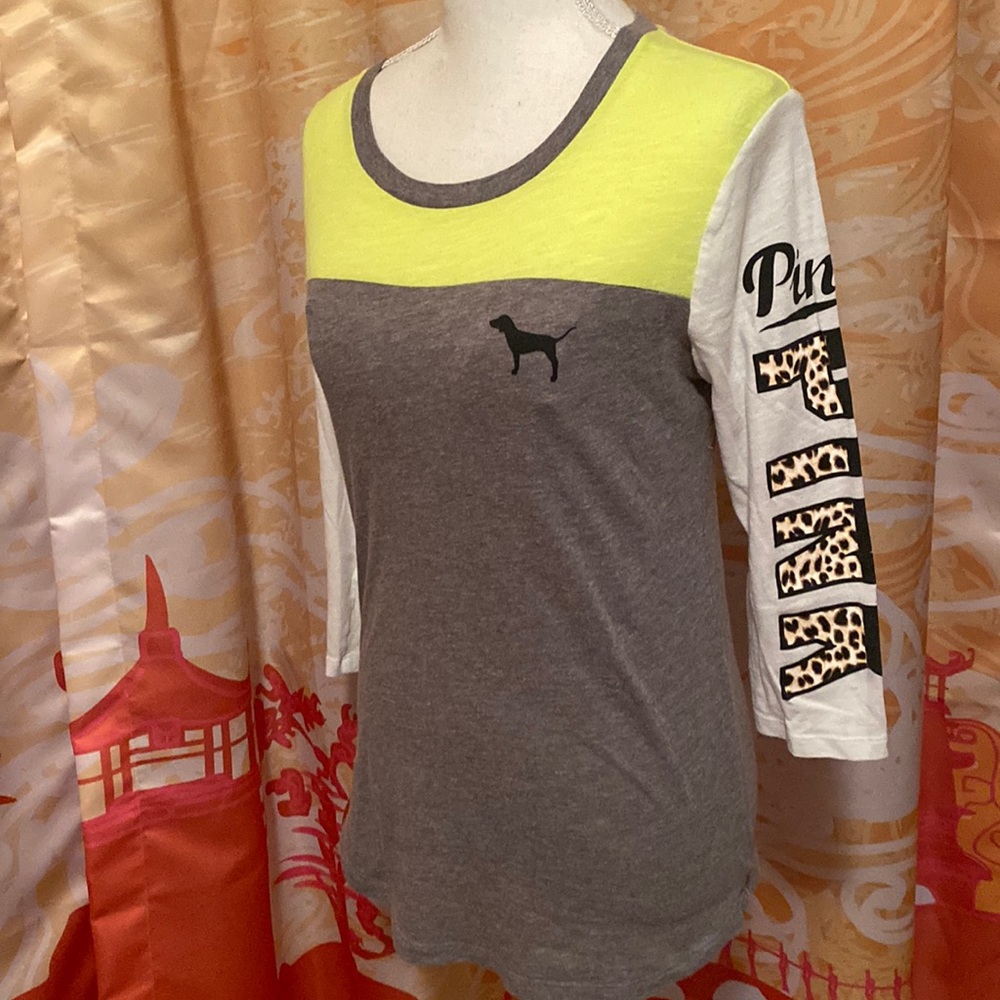 PINK VS 3/4 SLEEVE PINK SPELL OUT LEFT SHOULDER CHEETAH PRINT XS